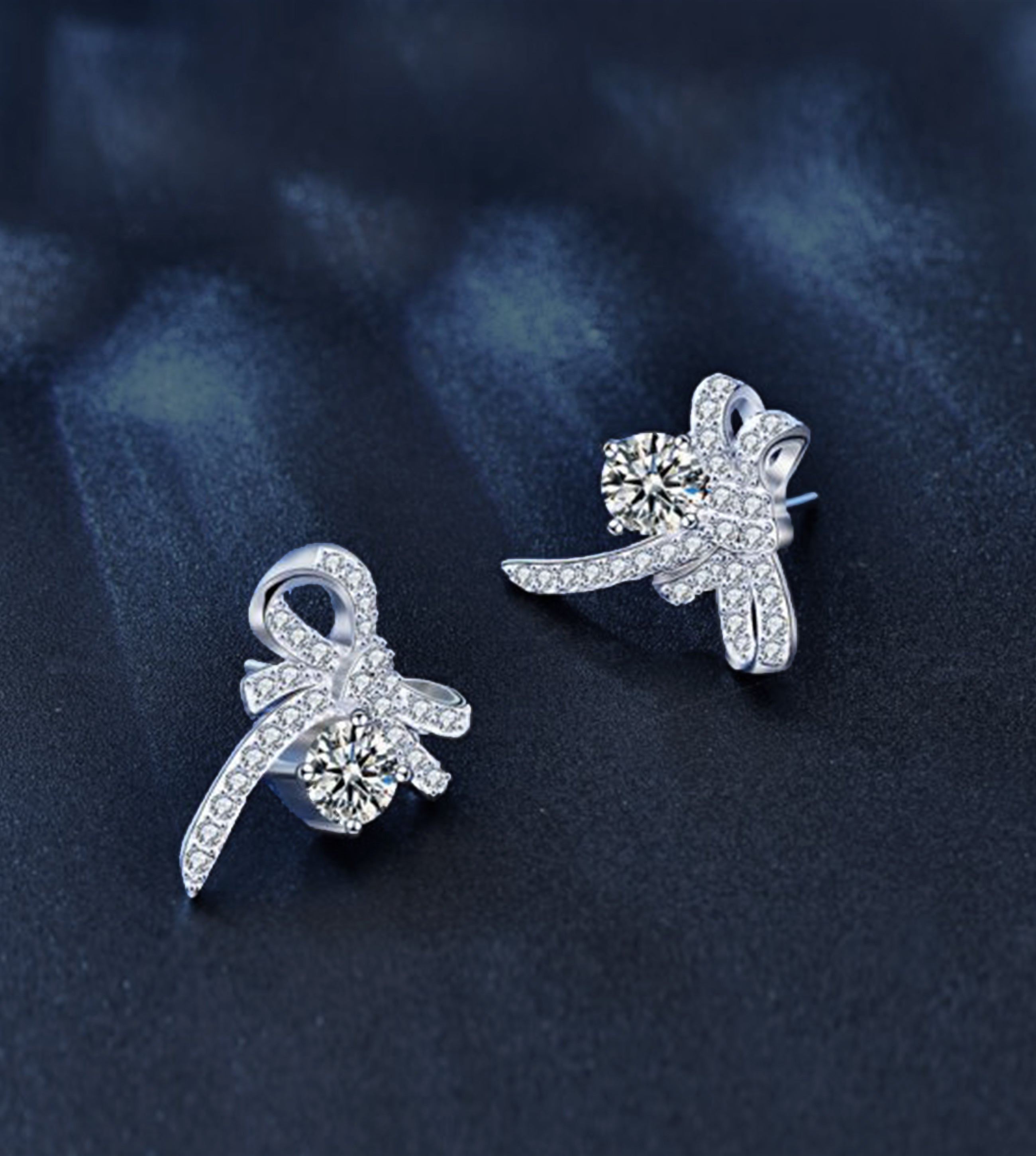 Diamond Ear Studs Ribbon Design